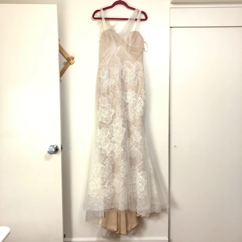 Vera Wang Bridal Olympia 110515 Silk Tulle & Chantilly Lace Gown - Picture 3 of 12